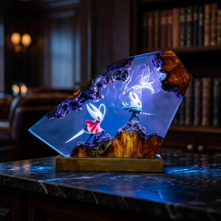 Hollow Knight Resin Lamp – Knight vs Hornet Diorama Epoxy Night Light, Indie Game Handmade Wood Art, LED Remote Gaming Gift For Him